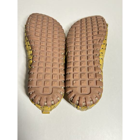 Spring Step NEW Yellow Leather Flowerflow Cutout Flats Shoe Loafer 39 EU 8.5 US - Picture 6 of 7